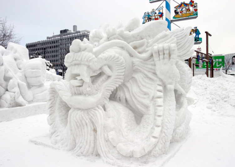 2007年舉辦時的雪雕像