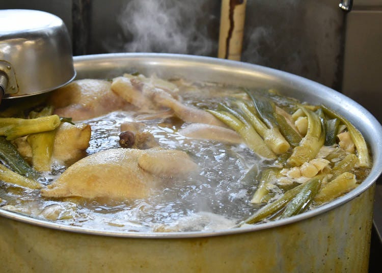 无论使用什么样的材料，制作高汤和加入辛香料的方法都是由厨师来决定！