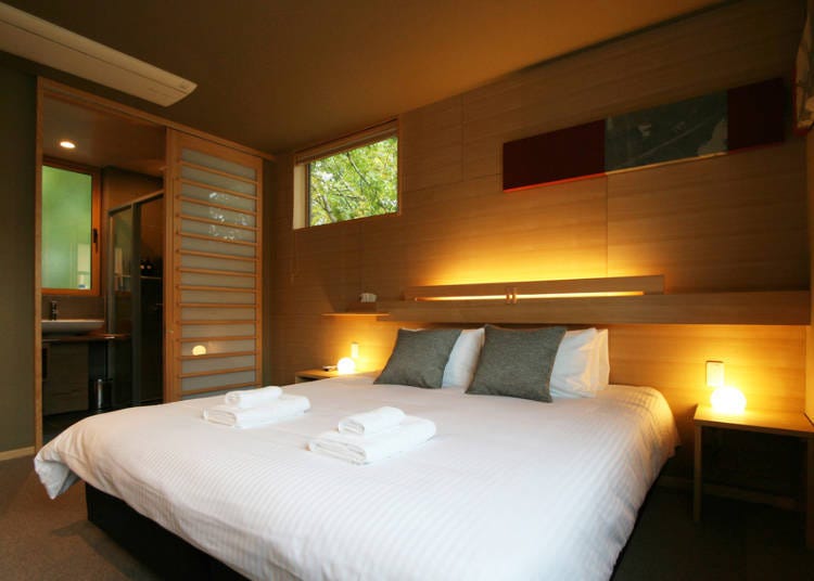 The lighting and windows have been carefully placed for a comfortable bedroom atmosphere. (Photo courtesy of All About Furano)