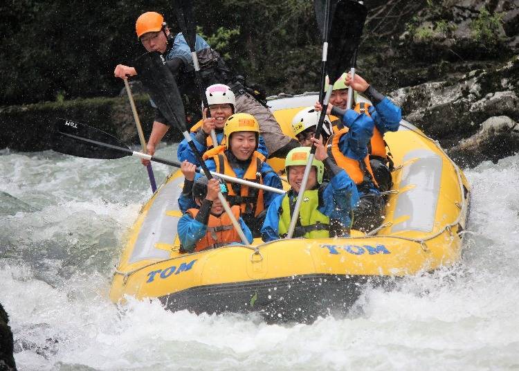 Join forces to make it past the rapids (Photo: TOM - Tokachi Outdoor Mates)