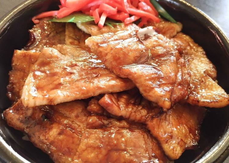 烤肉方式和醬汁是豚丼的美味關鍵