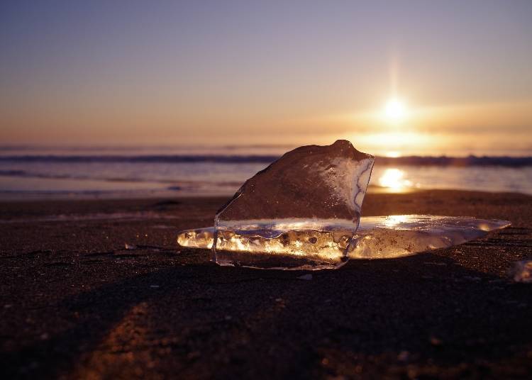 景色會隨著時間而有不同風貌，照片為清晨時刻的寶石冰海岸。