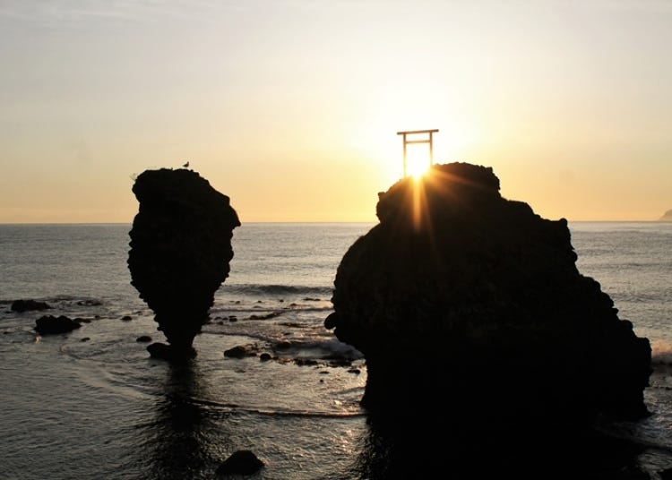 5 Picturesque Floating Torii Gates in the Seas of Hokkaido