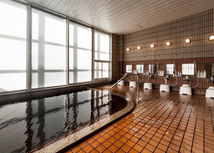 While there is no open-air bath, the waters here are of exceptional quality (Photo: Fuji Hotel)
