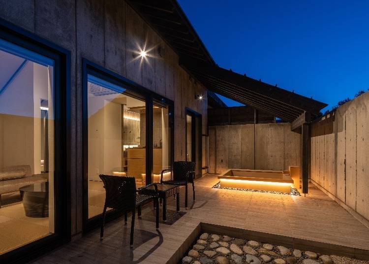 All guest rooms have open-air hot spring baths with water direct from the source (Photo: Seijyakubow)