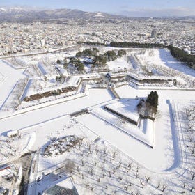 (A Must-Visit Winter Wonderland) Goryokaku Park Covered in Snow