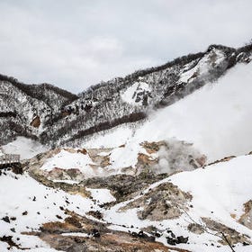 (Winter Scenic Spots) Noboribetsu Jigokudani
(Photo: PIXTA)