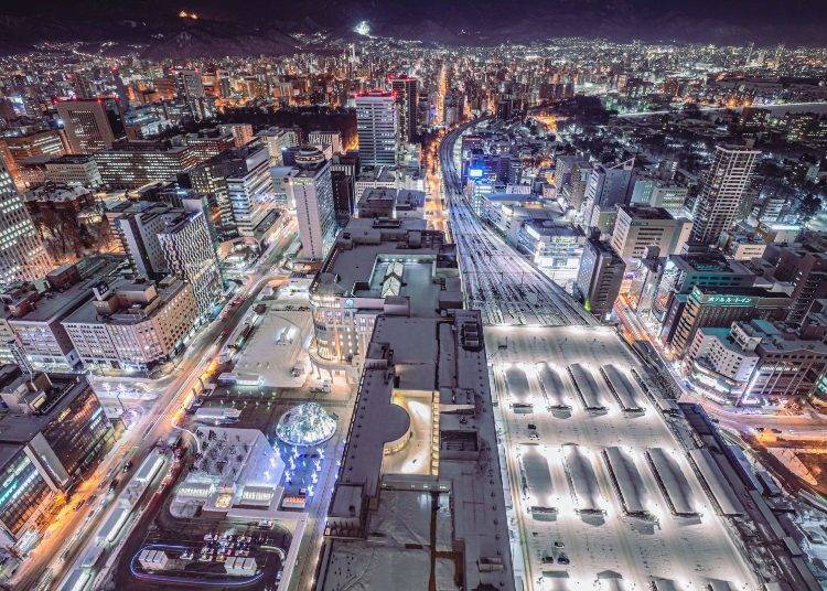 Enjoy the night view from the convenient JR Tower Observation Deck "Tower Eight" located right next to Sapporo Station.
