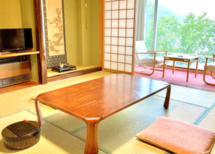 Hakuun-so room room, courtesy of Shikaribetsu Kohan Onsen Hotel Fusui