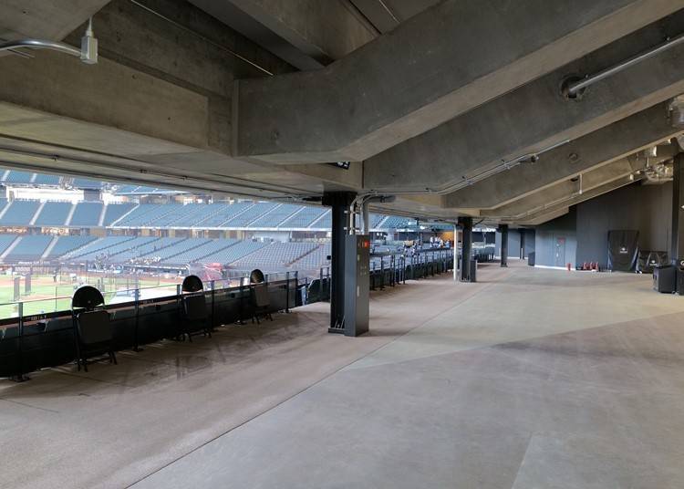 An extensive concourse surrounds the stadium, with a 360-degree view of the stadium from all sides.