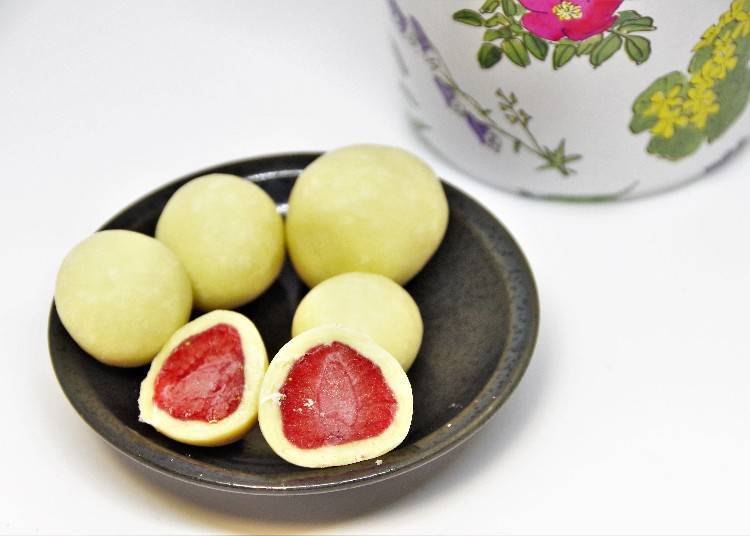 A captivating contrast between pure white chocolate and vibrant red strawberries make these quite the photogenic treat!