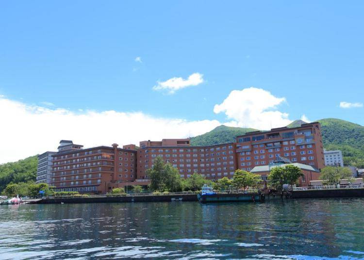 럭셔리한 온천 투어를 즐길 수 있는 노포 호텔 ‘도야코 만세이카쿠 호텔 레이크사이드 테라스’