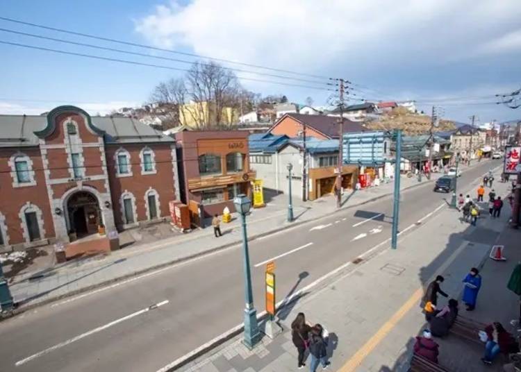 Sakaimachi-dori Shopping Street, another popular Otaru attraction, is lined with several directly-managed shops, including LeTAO's main branch.