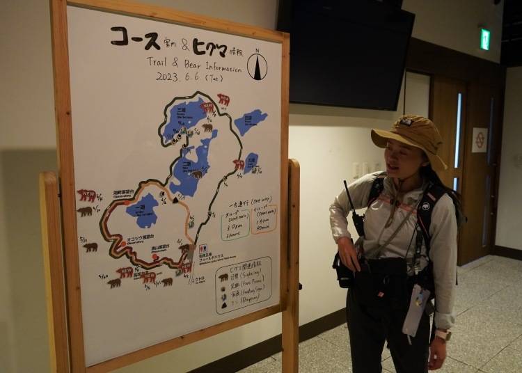 出發前正在進行行前安全講習解說的LAN｜照片由LAN《It’s Hokkaido 北海道・道東生活》所提供
