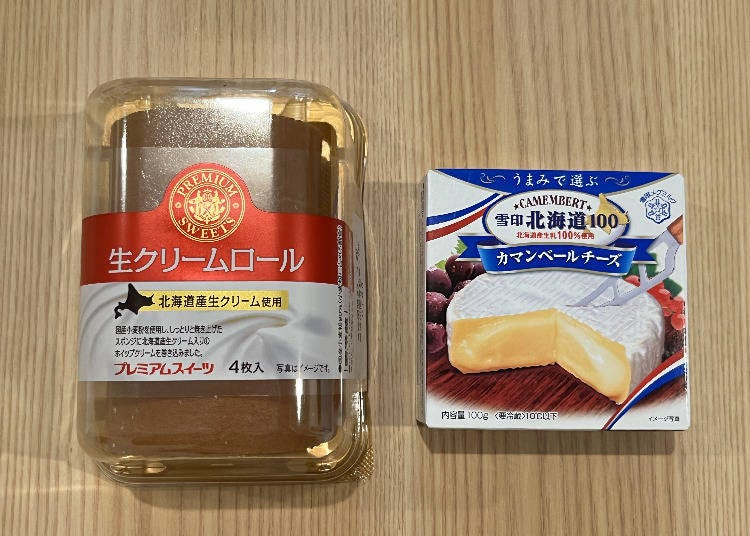 左：山崎 PREMIUM SWEETS鮮奶油蛋糕捲（ヤマザキ PREMIUM SWEETS 生クリームロール）／右：雪印北海道100卡門貝爾起司（雪印北海道100 カマンベールチーズ）