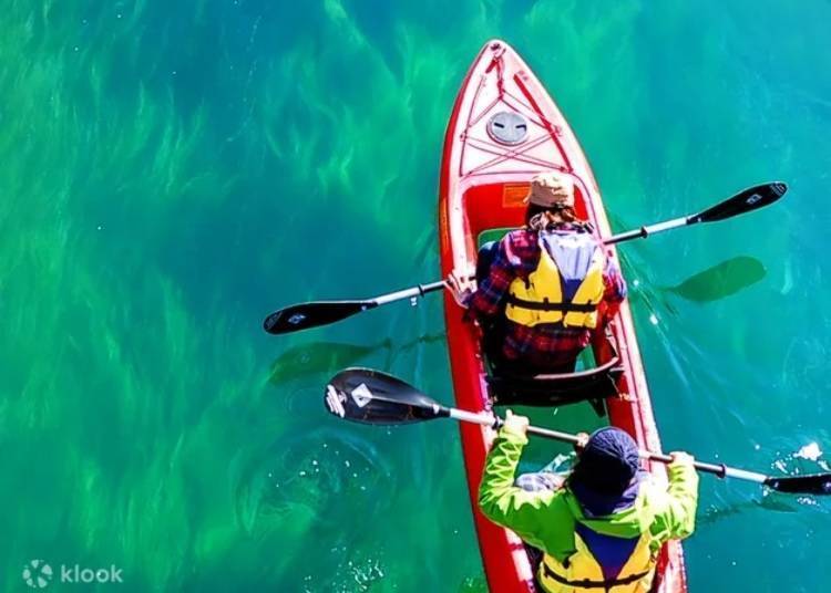 ▲ Transparent kayak on Lake Shikotsu (Photo: KLOOK)