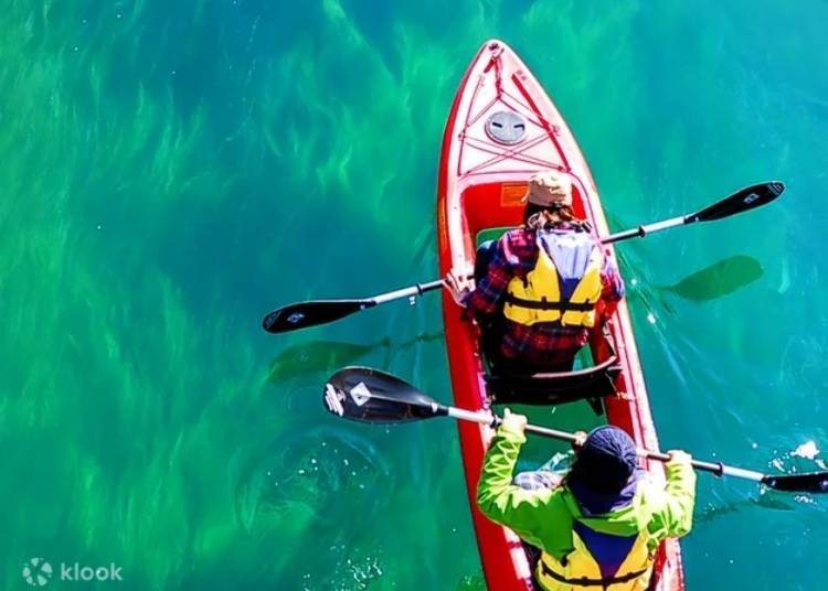 ▲支笏湖的透明皮划艇（圖片來源：KLOOK）