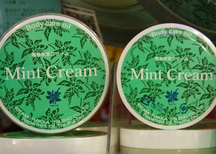 This natural mint cream is a combination of horse oil, beeswax, and peppermint oil