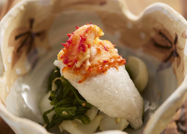 A dish from the "Hokkaido-grown Hanasaki Crab with Lily Root in Spinach Broth" set meal.