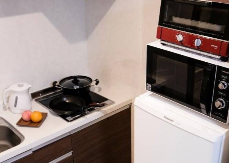 Microwave, oven, and cooking utensils are available (Image: klook)