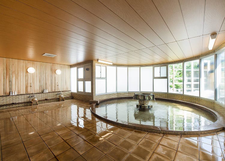 Large Orient-style circular bathhouse