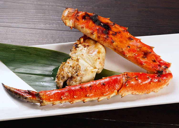 Charcoal-grilled king crab (Photo courtesy: Aburiya)