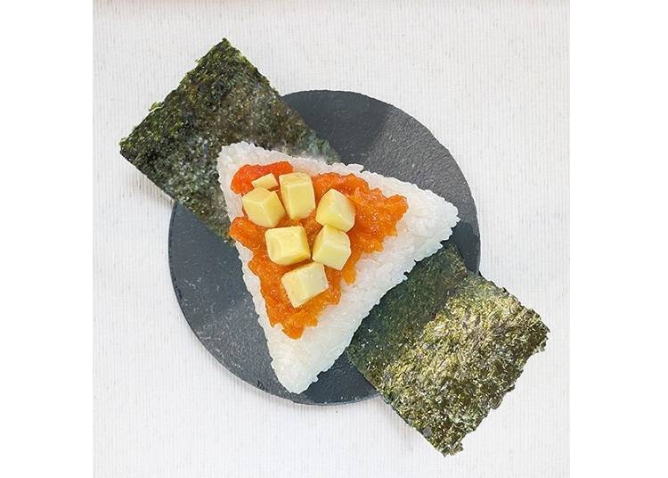 Salmon Cheese: A perfect pairing of Salmon Tataki (finely chopped salmon) and Hokkaido cheese. (Photo credit: Onigiri no Arinko)