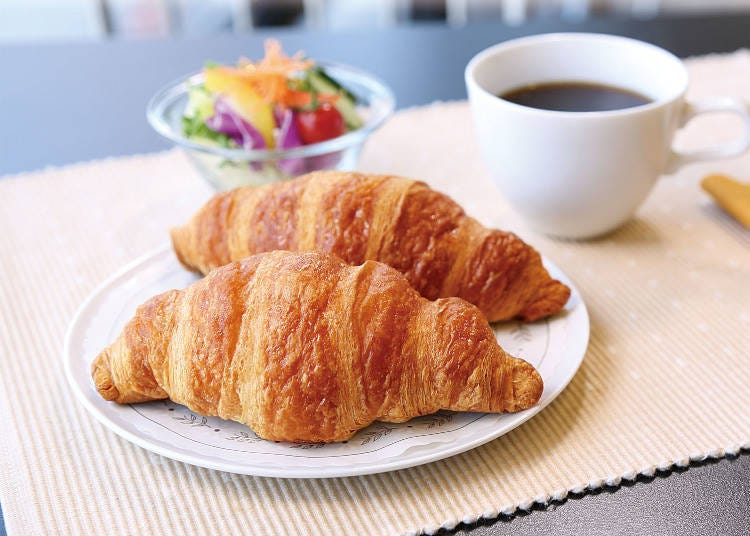 Butter Croissant, available at Seicomart's Hot Chef (Photo credit: Seicomart)