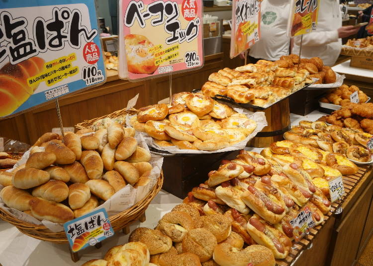 ▲どんぐりには多種多様なパンが並びます（写真提供：どんぐり）