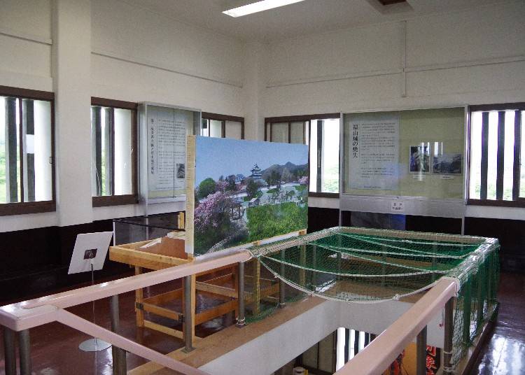 ▲松前城資料館の最上階には窓があり、街並や津軽海峡などを一望できます