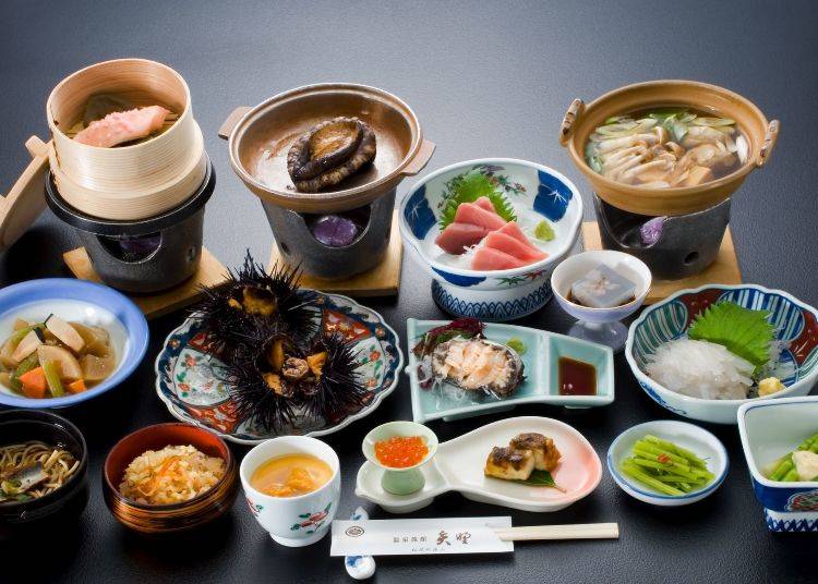 ▲夕食の料理イメージ（写真提供：温泉旅館矢野）