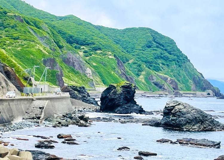 ▲木古内往松前路上的白神岬附近
