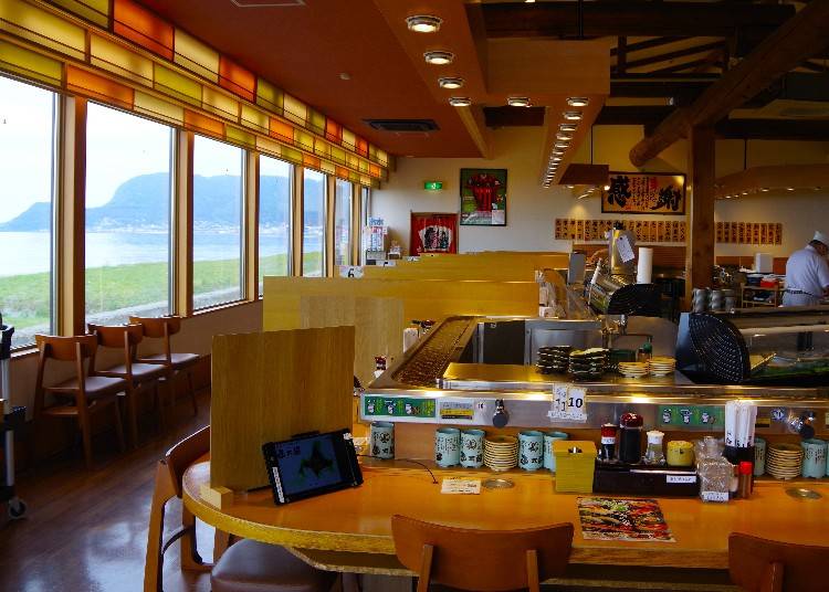 ▲宇賀浦本店の店内