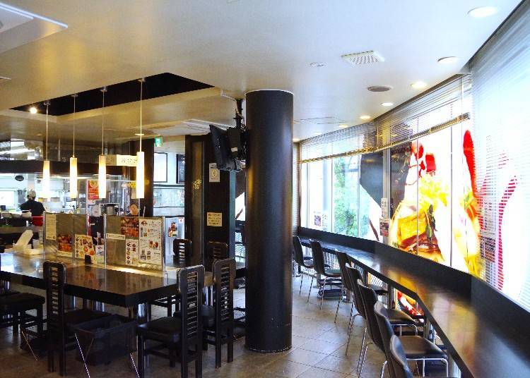 ▲本店1樓跟2樓皆有座位，午餐時段常是客滿狀態