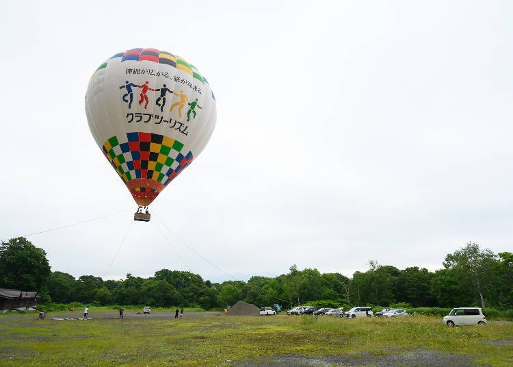 1) Take A Hot Air Balloon for an Early Morning View of the Entire Niseko Area!