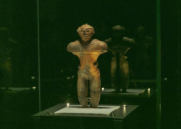 Exhibit Room 4: View National Treasures Up Close