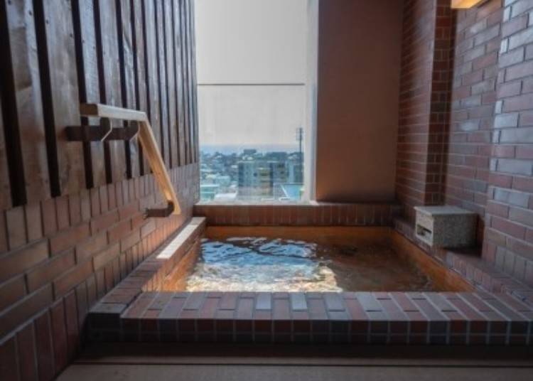 In addition to the outdoor bath in the large public bathhouse, there are also private baths available for reservation.