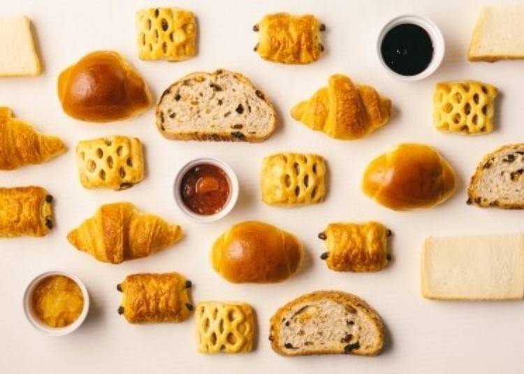 As the hotel has a bakery, there is a wide variety of breads available.