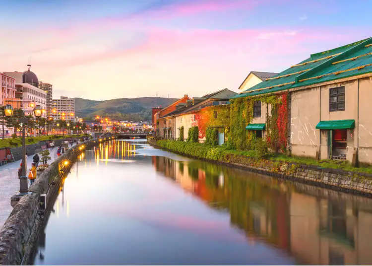 Smart Ways to Avoid Crowds and Enjoy a Safe, Comfortable Trip to Otaru.