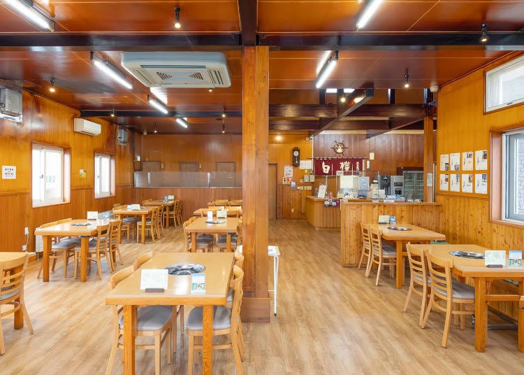 寬敞的店內空間。一到午餐時間轉眼間便座無虛席。