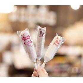 ◀왼쪽부터 벚꽃 쇼유 아이스크림(시즌 한정), 쇼유 단팥, 쇼유 밀크 각 170엔
