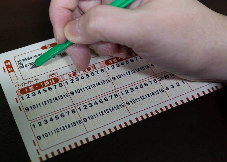 ▲Filling it out with a pounding heart, thinking, "What if I win..."