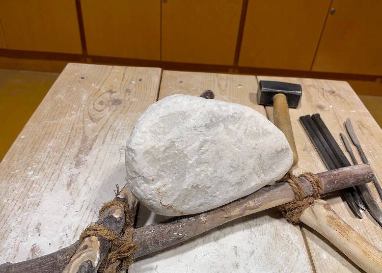 ▲A white marble sculpture by T. from Tomakomai, who also joined for the first time.