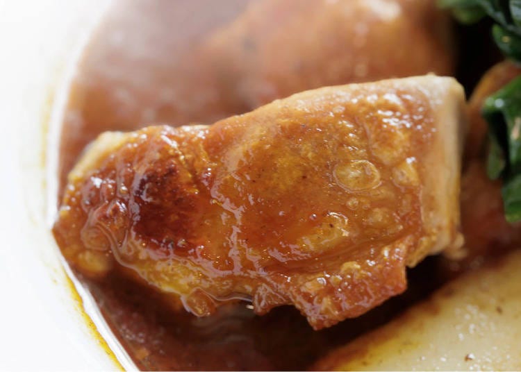 ▲Make the chicken your first bite, and enjoy its savory flavor and crackling skin!