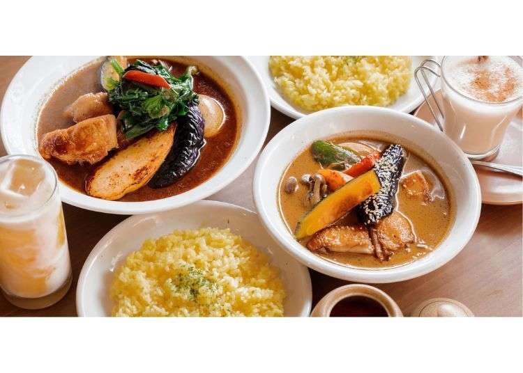 Curry Leaves: Sapporo Soup Curry with Crispy-Skin Chicken and a Rich Broth Built on Onions Saut&eacute;ed for 10 Hours