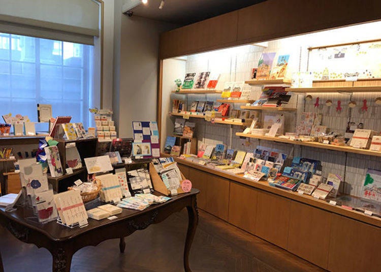 ▲The official shop located in the basement lobby near the meeting point for the guided tour (Photo courtesy of Osaka Central Public Hall)
