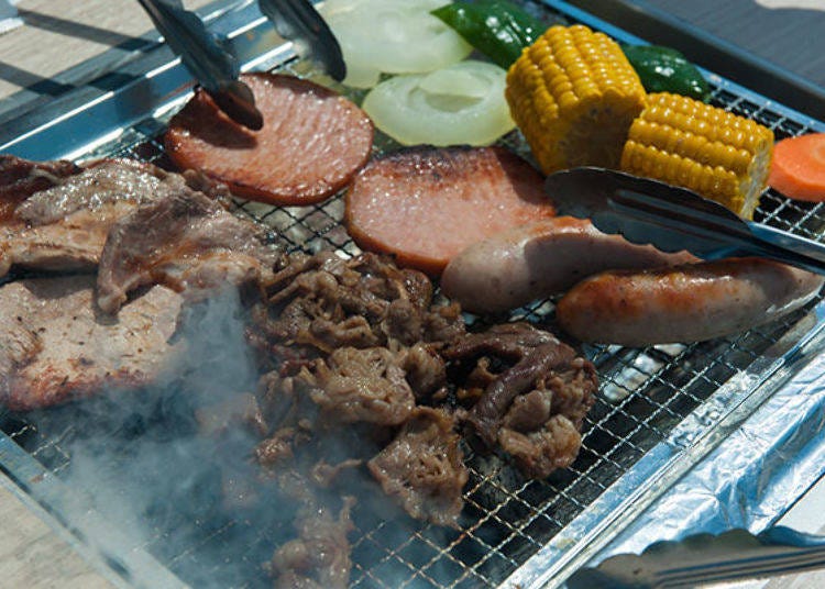 ▲Sausages and ham, and quality beef and chicken pre-seasoned with salt and pepper. All you have to do is grill them!