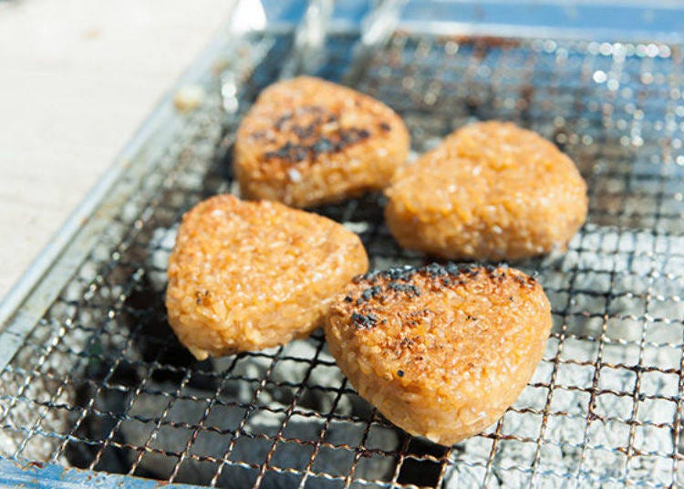▲And at last, some savory soy sauce grilled rice balls