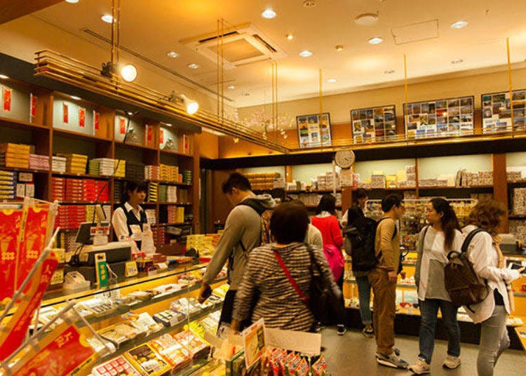 ▲1楼是博物馆购物商店。可以购买大阪城限定的「太合馒头」（一盒6个装1080日元、一盒10个装1795日元、均含税价格）。
