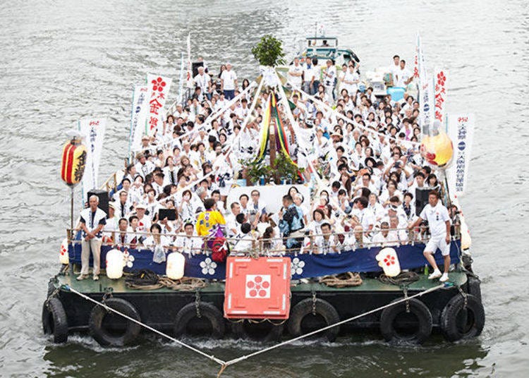 ▲100~300명 정도 탈 수 있는 배도 있다.〈©(공익재단법인)오사카 관광국〉